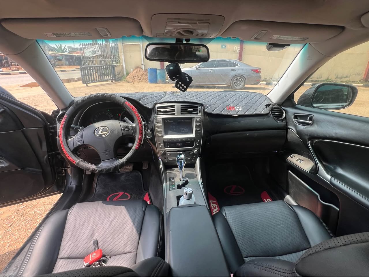 A picture of Lexus is250 08122733790