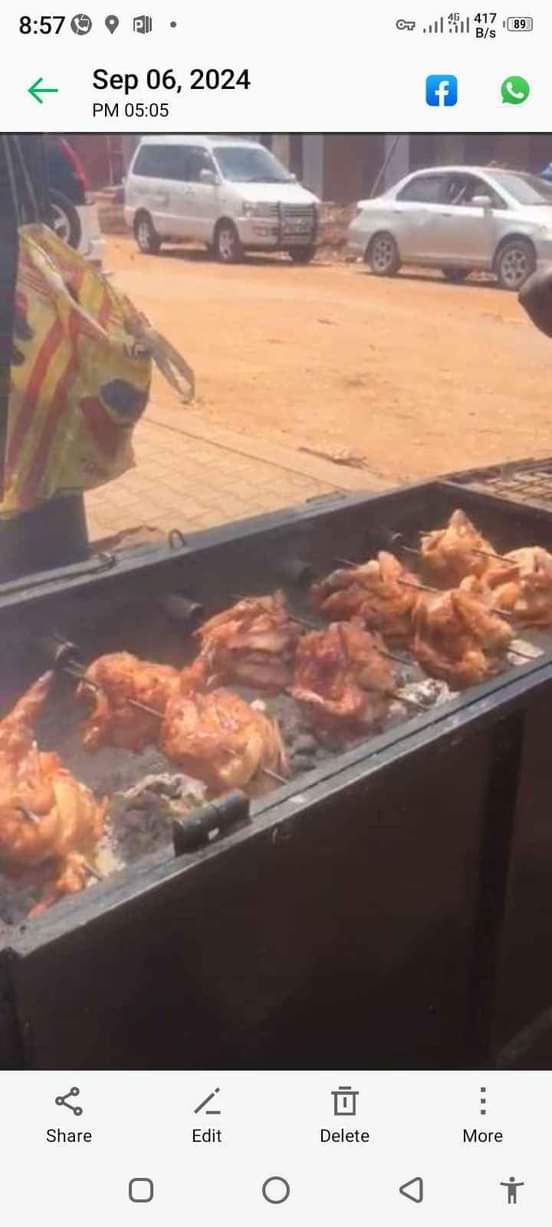 A picture of Chicken roasting machine 8 birds at once