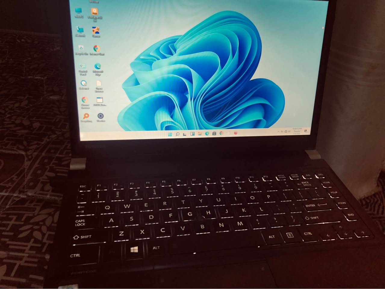 A picture of Laptop Toshiba i5