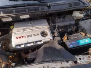 A picture of 2004 model Toyota sienna XLE Tokumbo standard Three 3 months