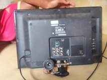 A picture of TV mbovu Inch 24 42
