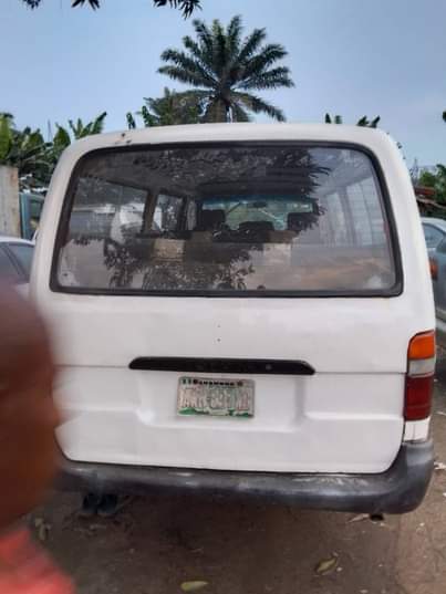 A picture of Toyota hiAce bus Engine sound Gear working perfectly Price 2.7negotiable