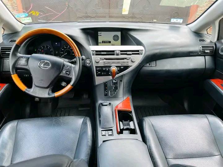 A picture of Lexus Rx 350
