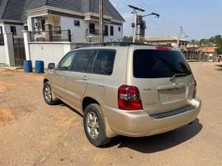 A picture of Toyota highlander 2005