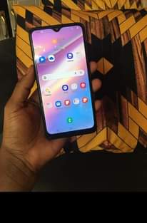 A picture of Samsung a10s Gb 32 Bei 100 000 0620706852