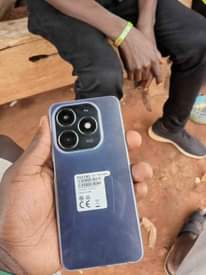 A picture of TECHNO SPARK 20 4GB RAM 2GB EXPANDABLE Ush400000 kol me
