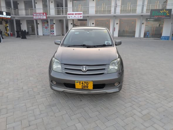A picture of TOYOTA IST