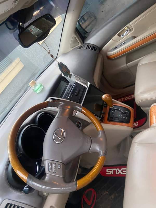A picture of Rx330 Engine and gear intact Ac chilling Buy and drive