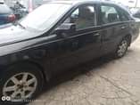 A picture of Toyota Avalon 04