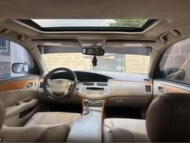 A picture of Unregistered Toyota Avalon Available