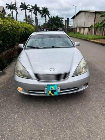 A picture of Lexus es330 Everything is working Owerrri IMO state Nonny autos