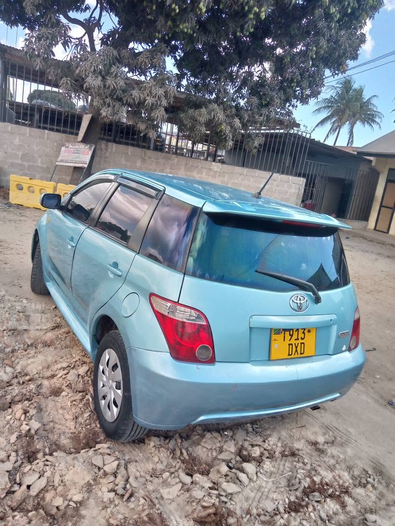 A picture of Toyota IST engine ndogo