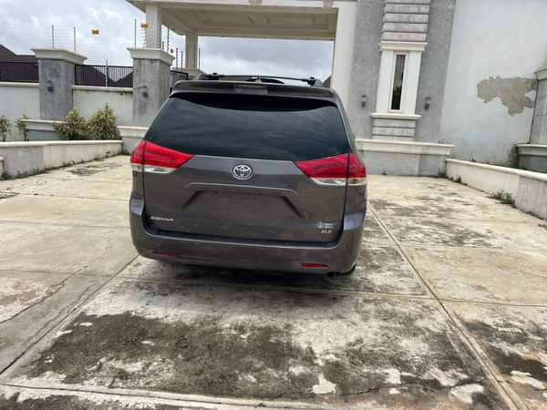 A picture of EXTREMELY SHARP 2011 TOYOTA SIENNA XLE KEYLESS WITH DUTY AT