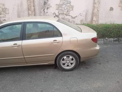 A picture of Toyota Corolla 06