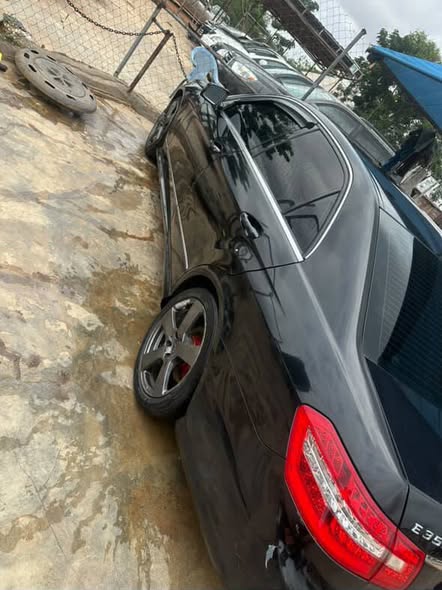 A picture of Mercedes Benz E350 2011