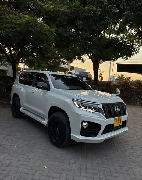 A picture of NAITUPA LANDCRUSER PRADO 150 ERP bei 89mil maongezi GARI IMETUNZWA
