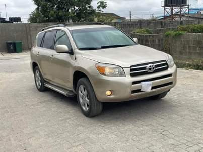 A picture of Toks standard 2009 RAV4 07088153375