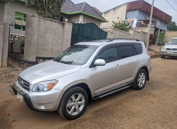 A picture of CAR FOR SALE TOYOTA RAV 4