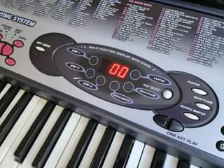 A picture of Piano kinanda Casio LK 35 61 keys