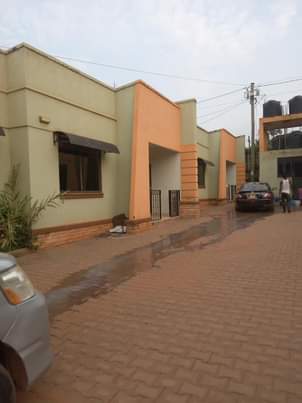 houses kyanja