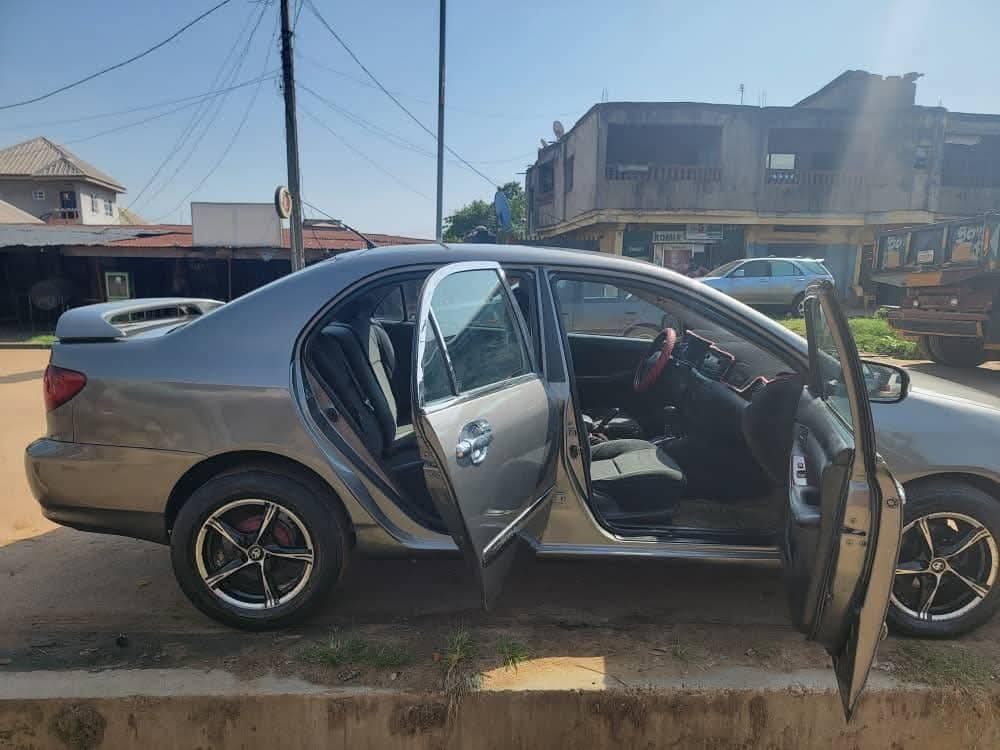 A picture of 2005 07079955578. Toyota Corolla 2005