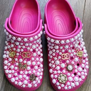 crocs