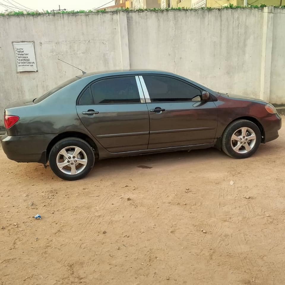 A picture of Toyota Corolla 2003