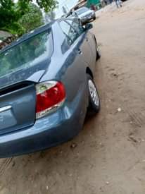 A picture of 2004 toyota Camry le