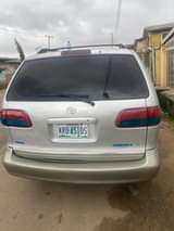 A picture of Toyota sienna