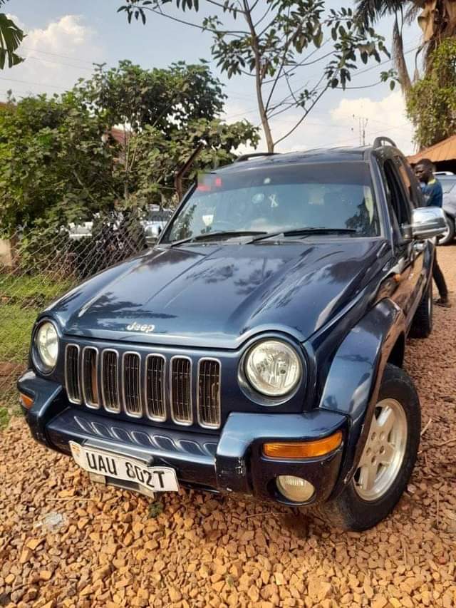 A picture of 2005 Jeep Cherokee