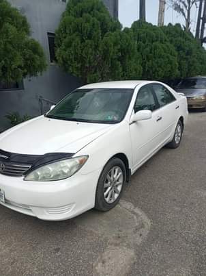 A picture of Toyota Camry 06