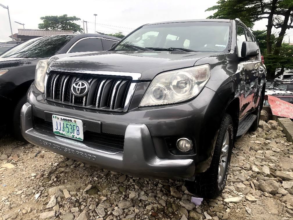 A picture of Toyota land cruiser Prado 2009