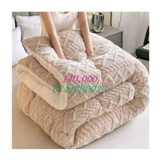 A picture of Bed cover