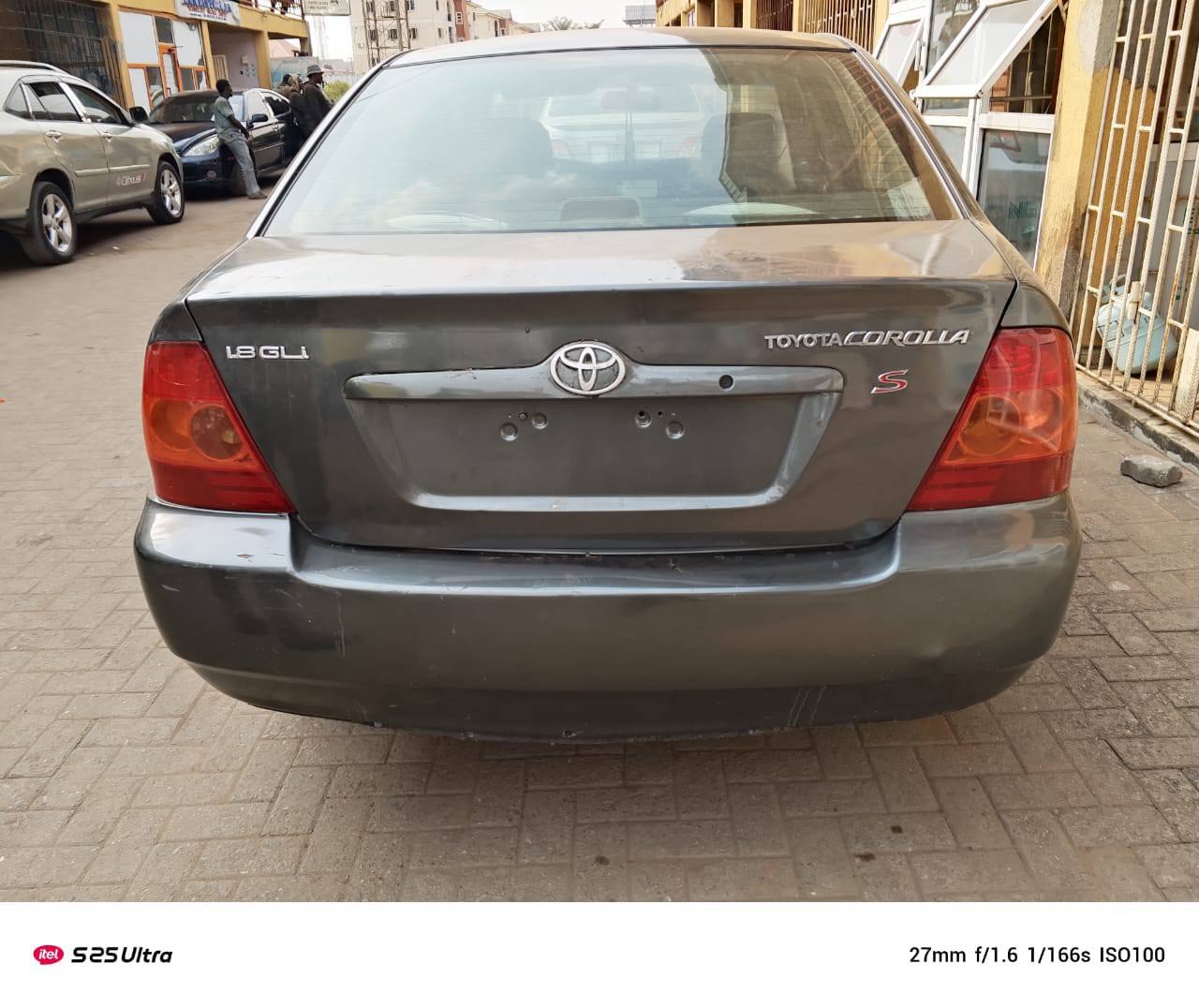 A picture of Toyota Corolla 2005 Bank type