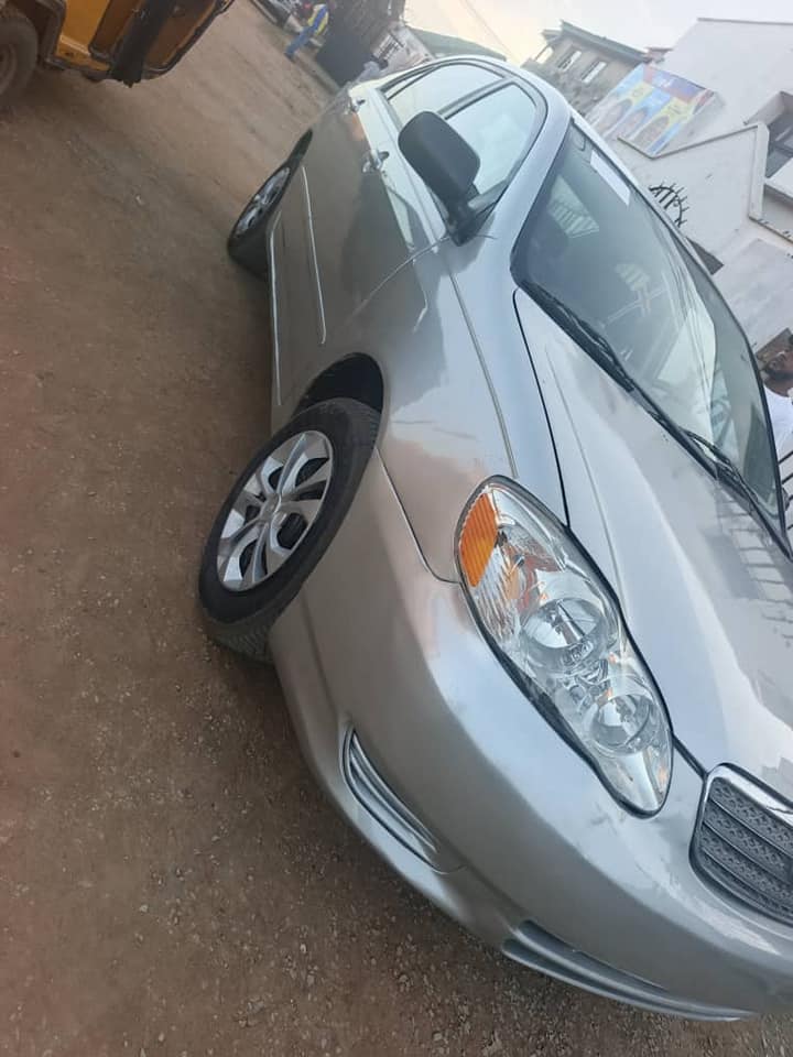A picture of TOYOTA COROLLA 2006 TOK