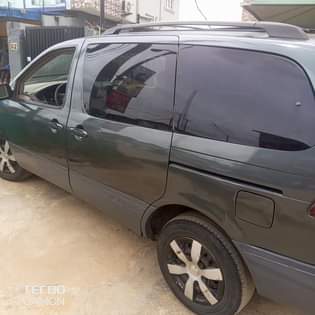 A picture of Clean toyota sienna