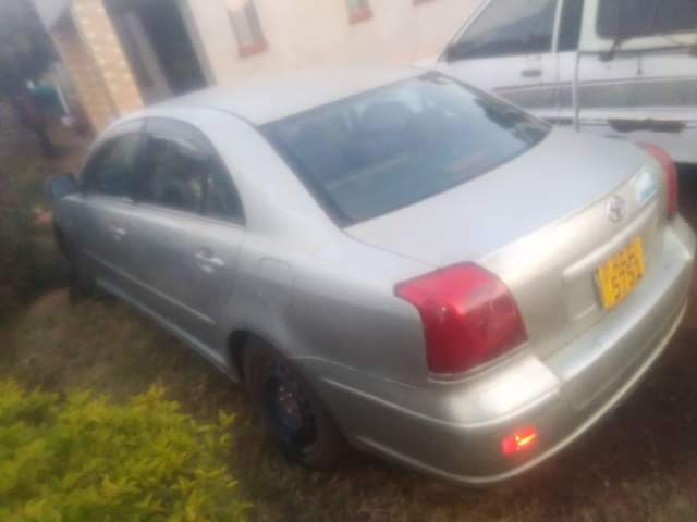 used toyota avensis