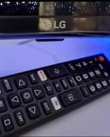 A picture of 410 000 last price for 32inch flat screen TV brand