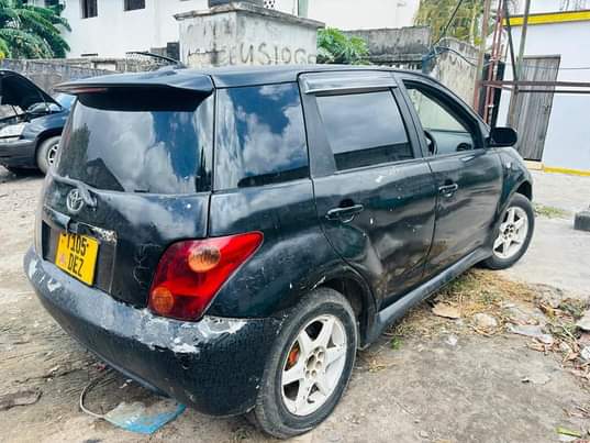 A picture of Toyota IST