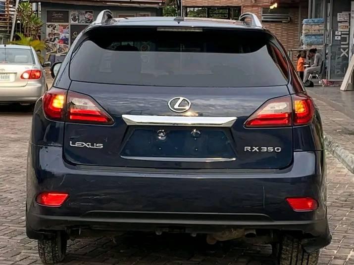 A picture of Rx350 Lexus 010 Model