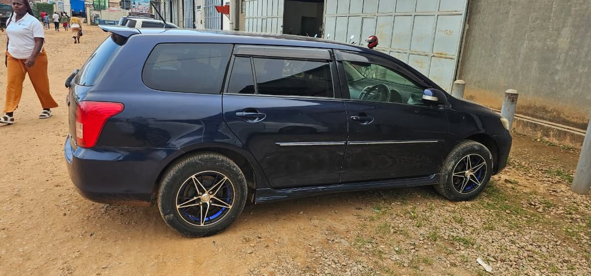 toyota fielder