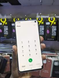 A picture of S10 SAMSUNG WITH MINOR CRACK AT 300000