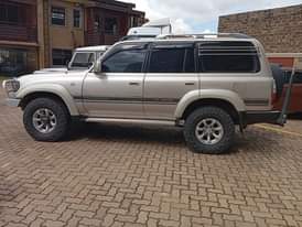 A picture of Land cruiser vx