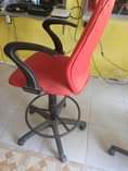 A picture of Kiti cha salon kinauzwa 80000 0752915601 whatssap