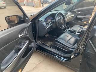 A picture of Few months used Honda Crosstour 014 fullest option