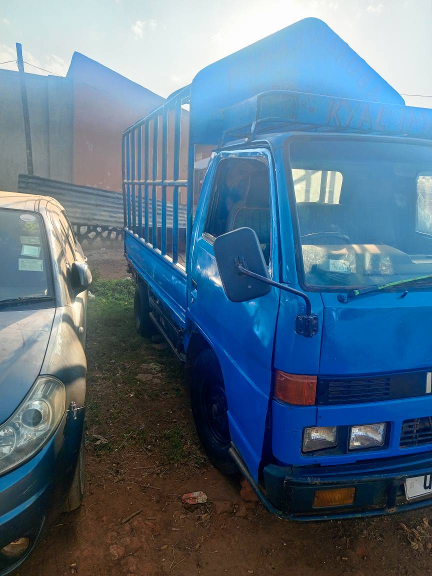 A picture of Isuzu for sale 15m in a good condition