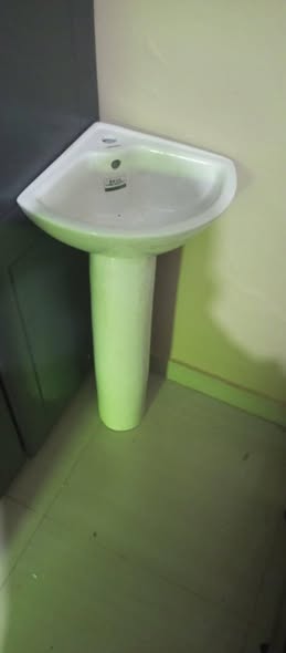 A picture of Am selling corner hand wash sinks at 35k each