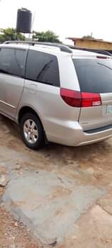 A picture of Pure firstbody pan not upto a year used 2006 Toyota