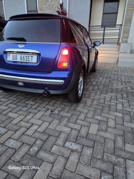 A picture of Mini Cooper manual transmission 2008
