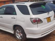 A picture of 2004 Toyota Harrier 2 2cc